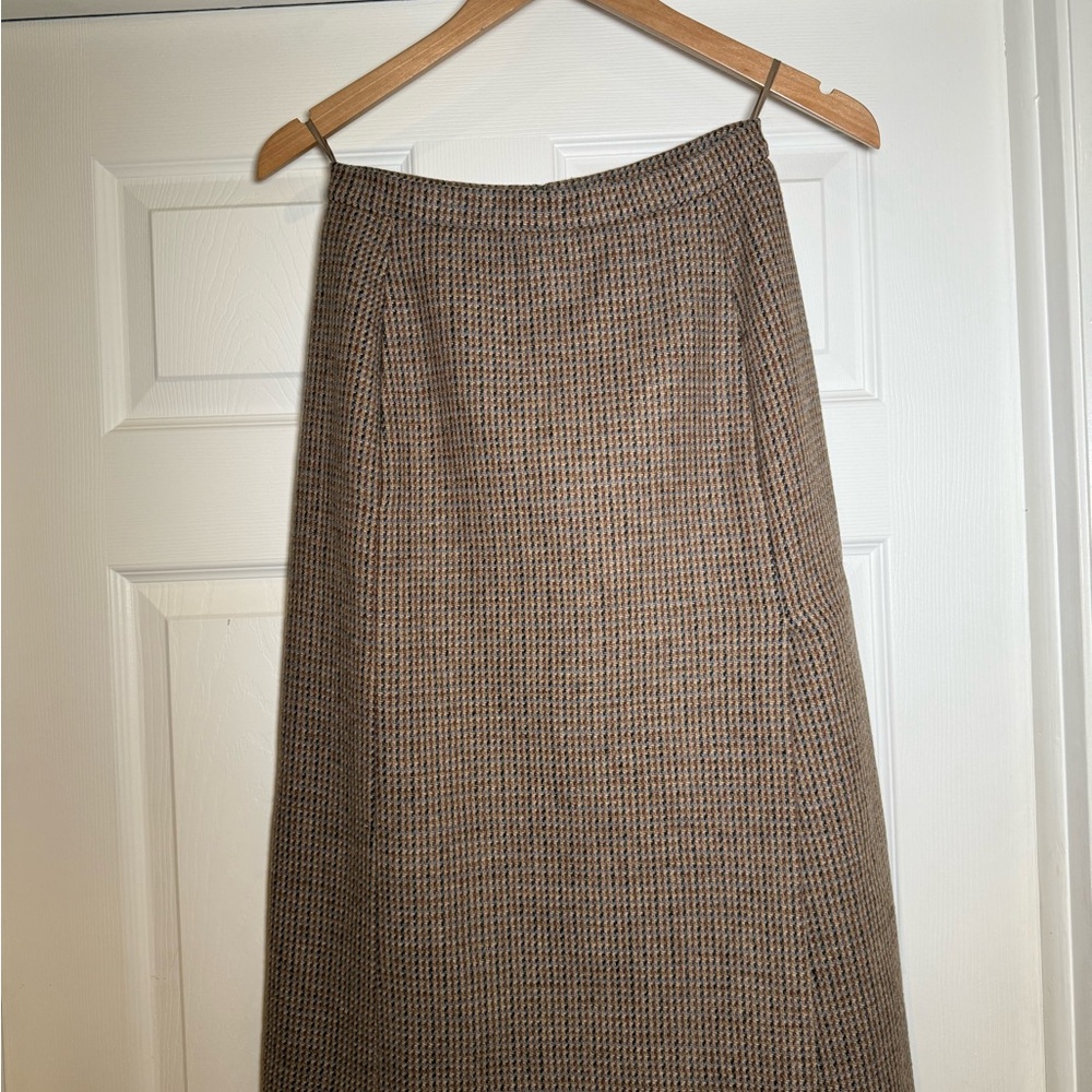 Vtg CHANEL Brown Houndstooth Skirt